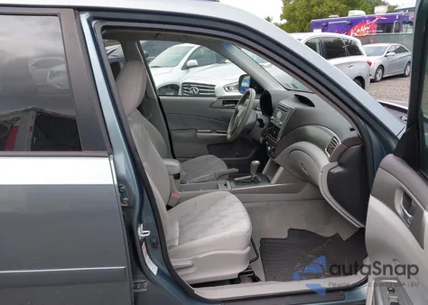 2010 Subaru Forester 2.5X Premium z USA, uszkodzony, nr VIN JF2SH6CC4AH708668